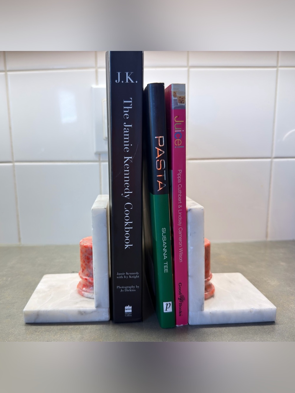 Alabaster Bookends in White and Red - Made In Italy